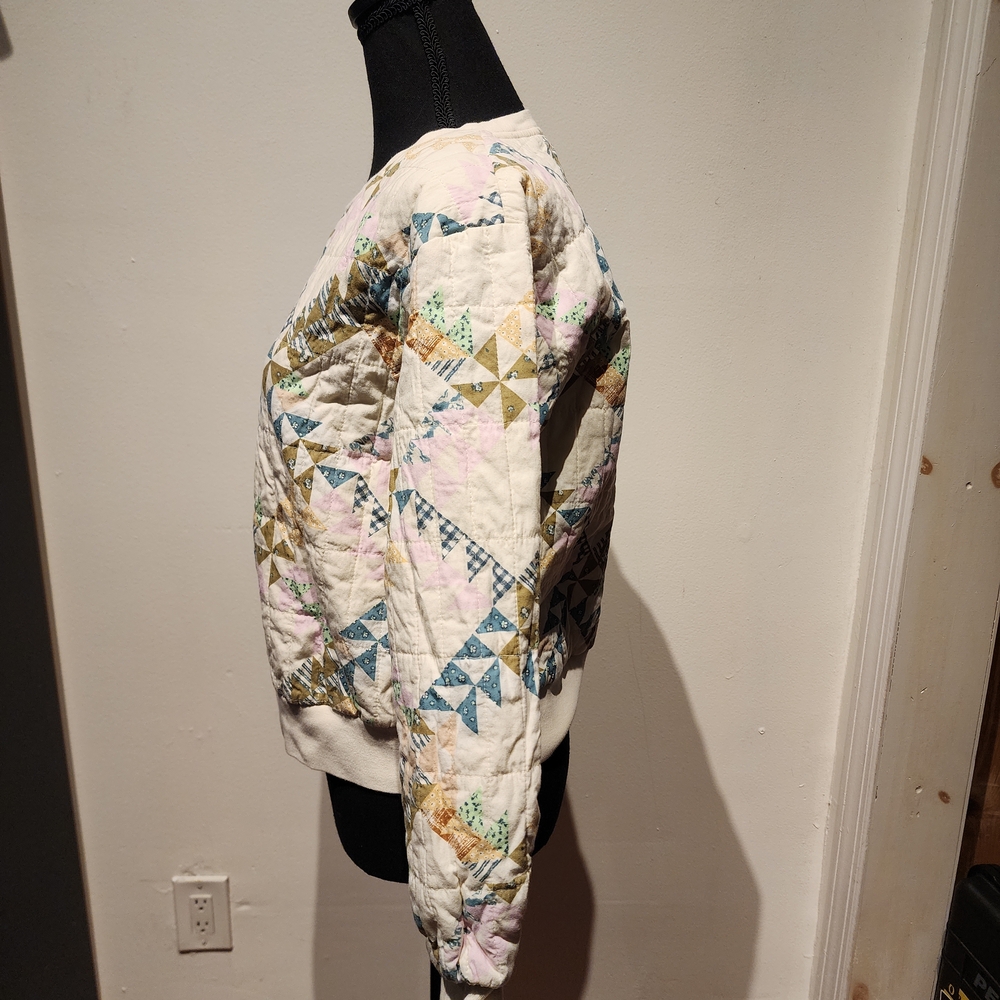 Colorful Geometric Patterned Sweatshirt - Picture 2 of 4